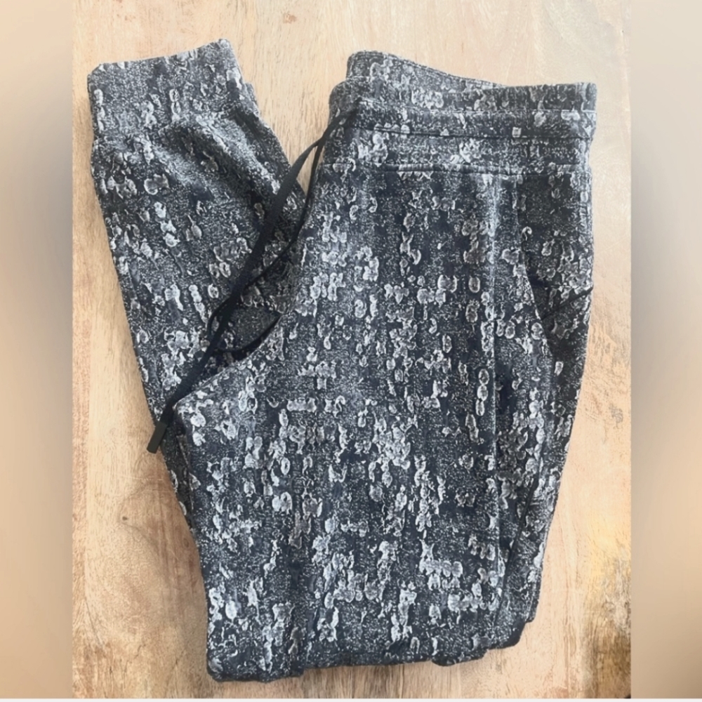 Lulu Lemon ready to rulu jogger pants